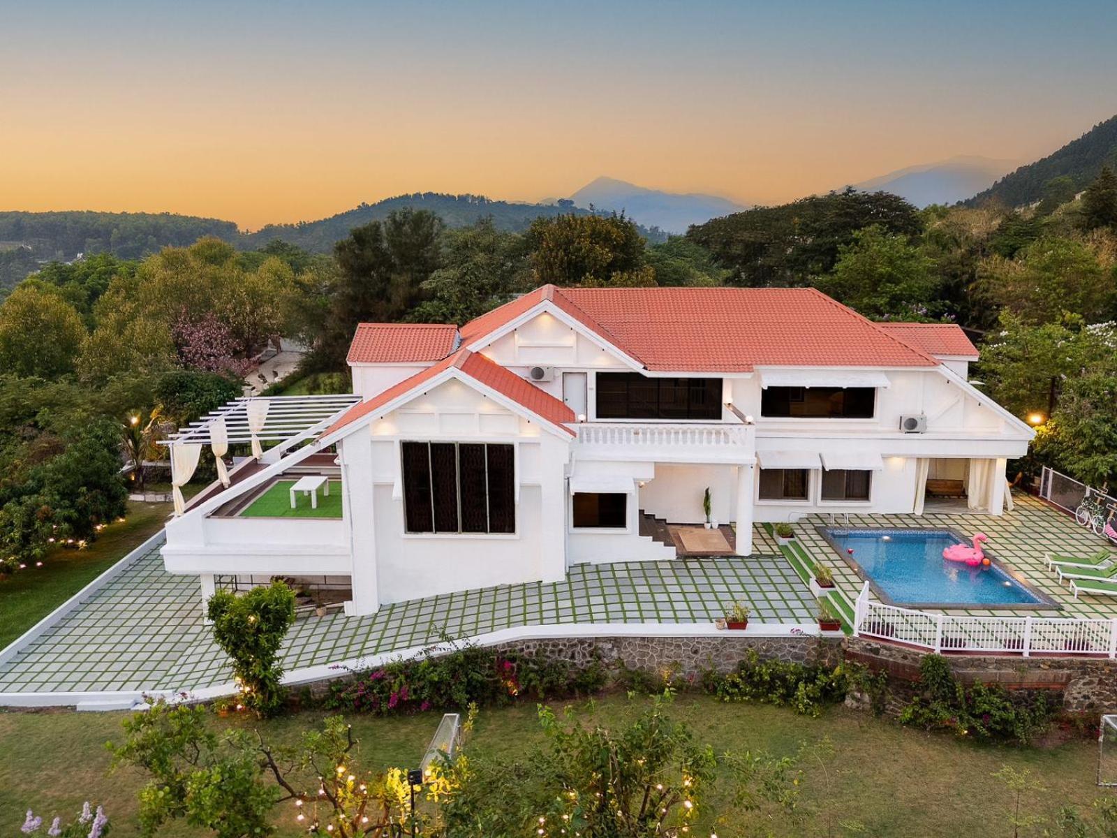 Ekostay Luxe - Casa Noah - Paddle Court & Sunset Point Лонавала Экстерьер фото